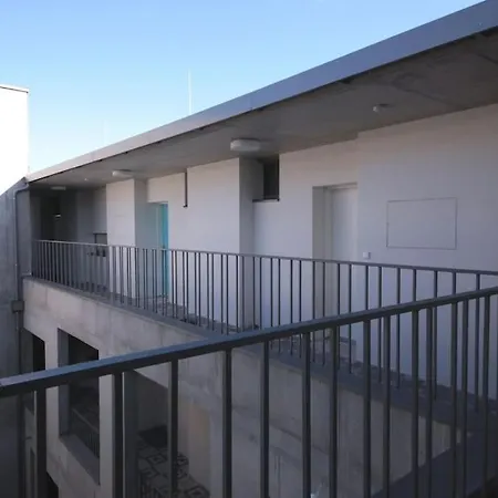 Apartmán Spacious Floor Flat, Air Conditioning, Free Parking, 200mb Wifi