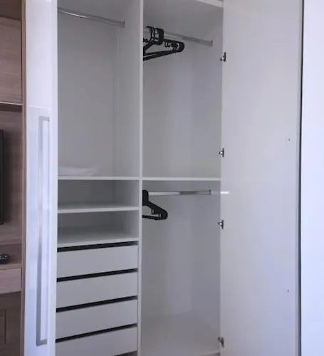 Spacious Floor Flat, Air Conditioning, Free Parking, 200mb Wifi براغ